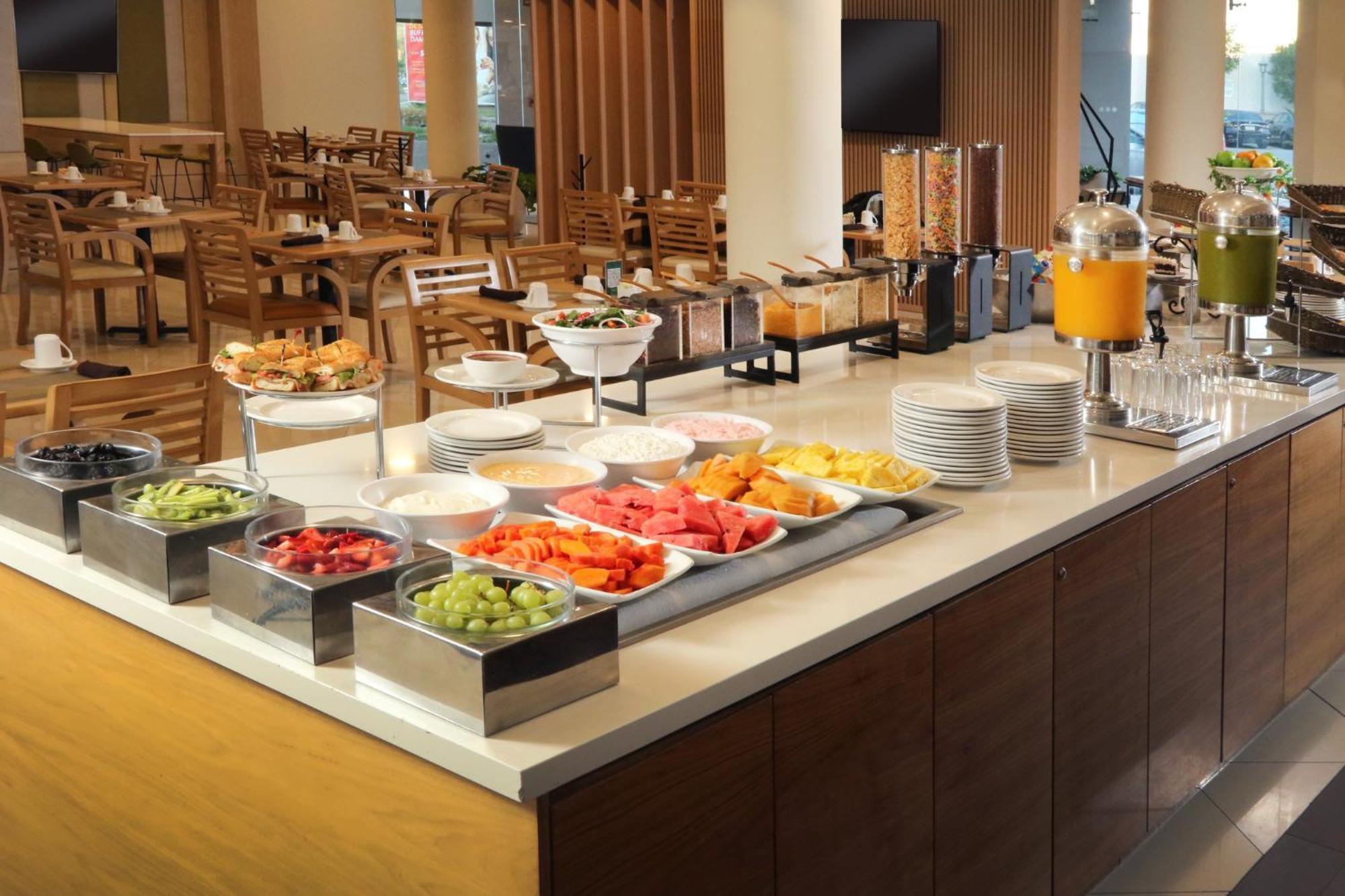 Holiday Inn Tijuana Zona Rio By Ihg Exterior photo